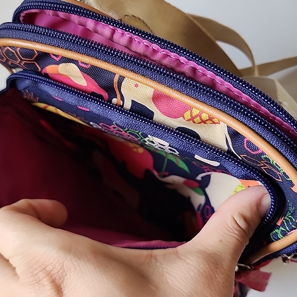Lily Bloom Elephant Geometric Crossbody - Picture 9 of 11